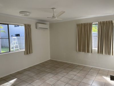 24 Burton St, Midge Point