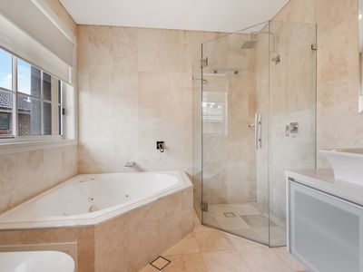 64 Greenway Drive, West Hoxton