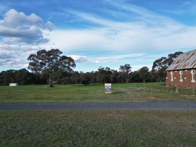 21 Creek Street, Mirrool