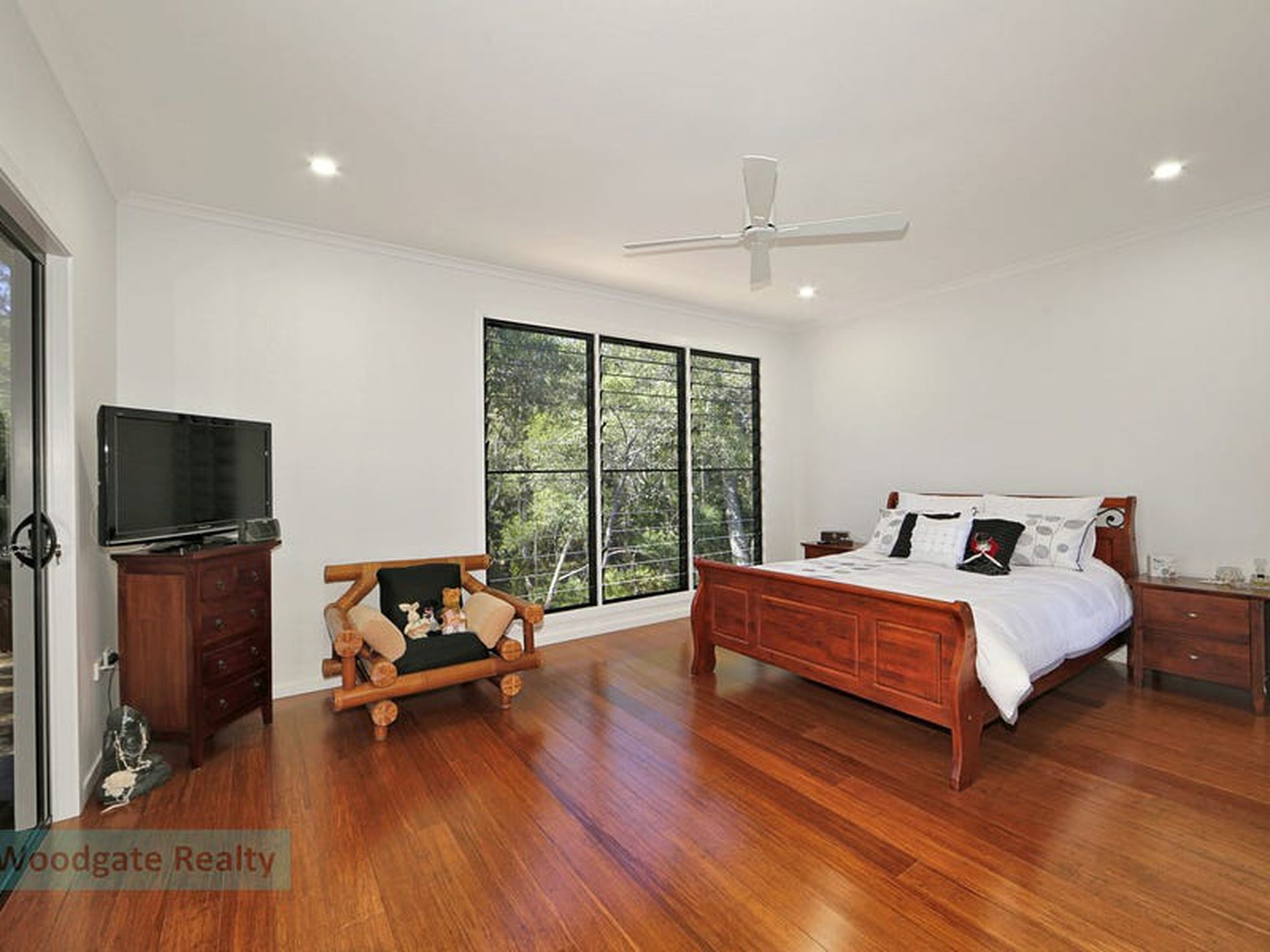 9 Ocean View Dr, Woodgate