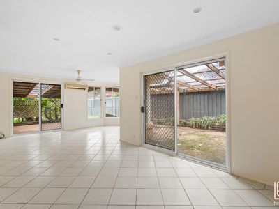 28 Kite Cres, Hamlyn Terrace