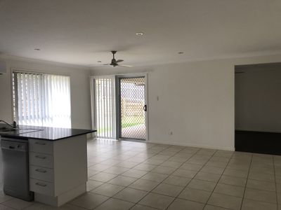 24 Goldenwood Crescent, Fernvale