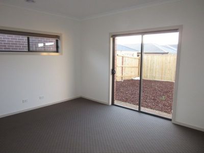 52 Pyrenees Road, Clyde North