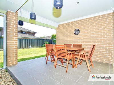 2 Sandstock Crescent, Jordan Springs