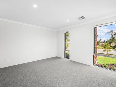7 Barnevelder Bend, Southern River
