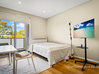 31 / 50 Loftus Crescent, Homebush