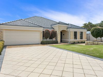 18 Pinewood Ave, Woodlands