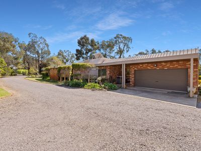 84 Kensington Drive, Killawarra