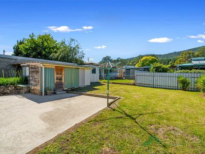 74 Lakeside Avenue, Mount Beauty