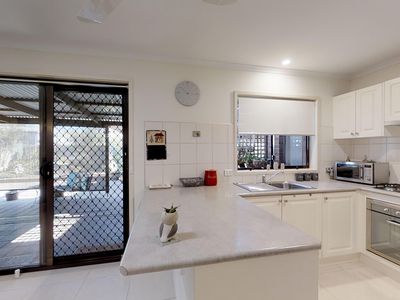 323 MacKenzie Street West, Kangaroo Flat