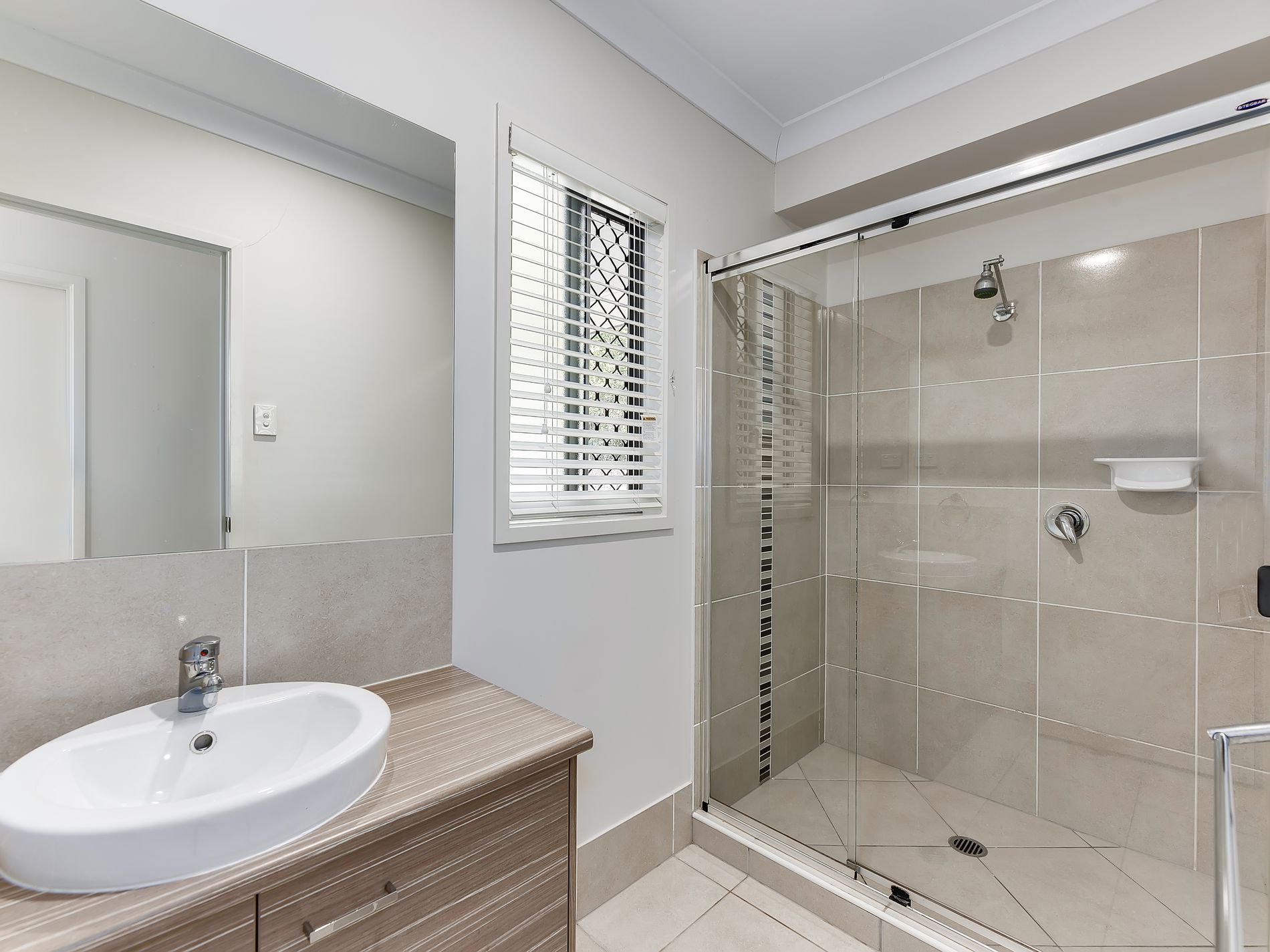 6B Homeland Crescent, Warner