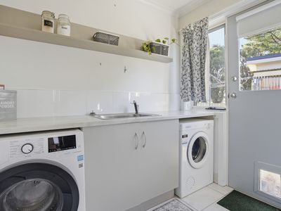 24 Longford Close, Longford