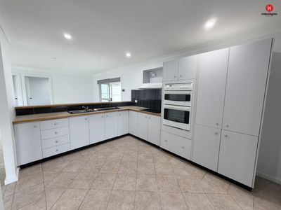 28 Coonawarra Street, Edensor Park