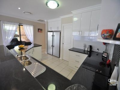 10 Cascade Court, Dubbo