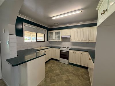 31 Springfield Way, Dubbo