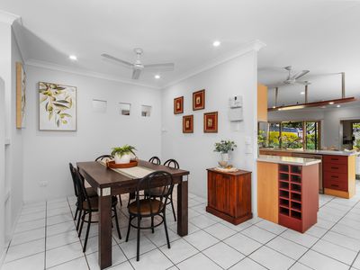 8 Crestbrook Drive, Mount Louisa