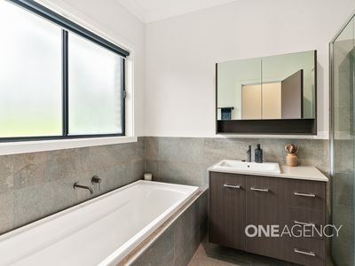 11 Pritchard Avenue, Woollamia