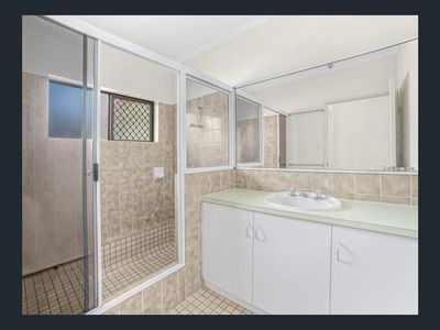2 / 25 Keith Street, Whitfield