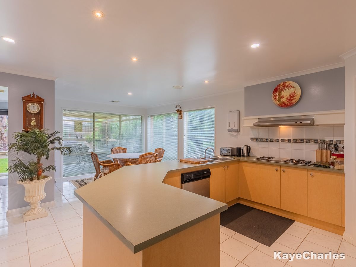 16 Highton Court, Beaconsfield