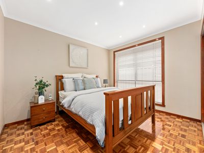 4 Rhode Island Court, Taylors Lakes