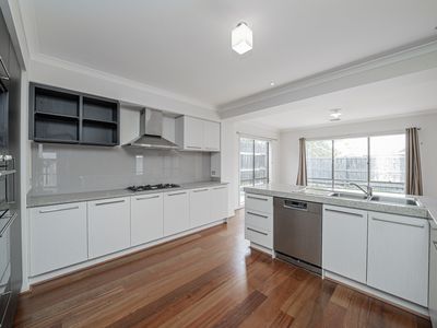 79 Lyndhurst Boulevard, Lyndhurst
