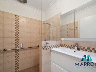 33 / 2 Theakston Green, Leeming