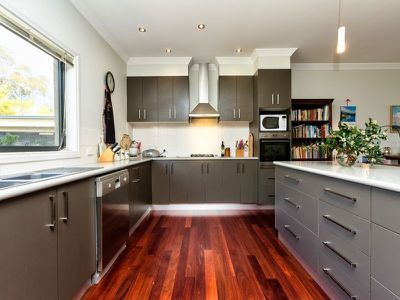 10 Vine Street, Holbrook