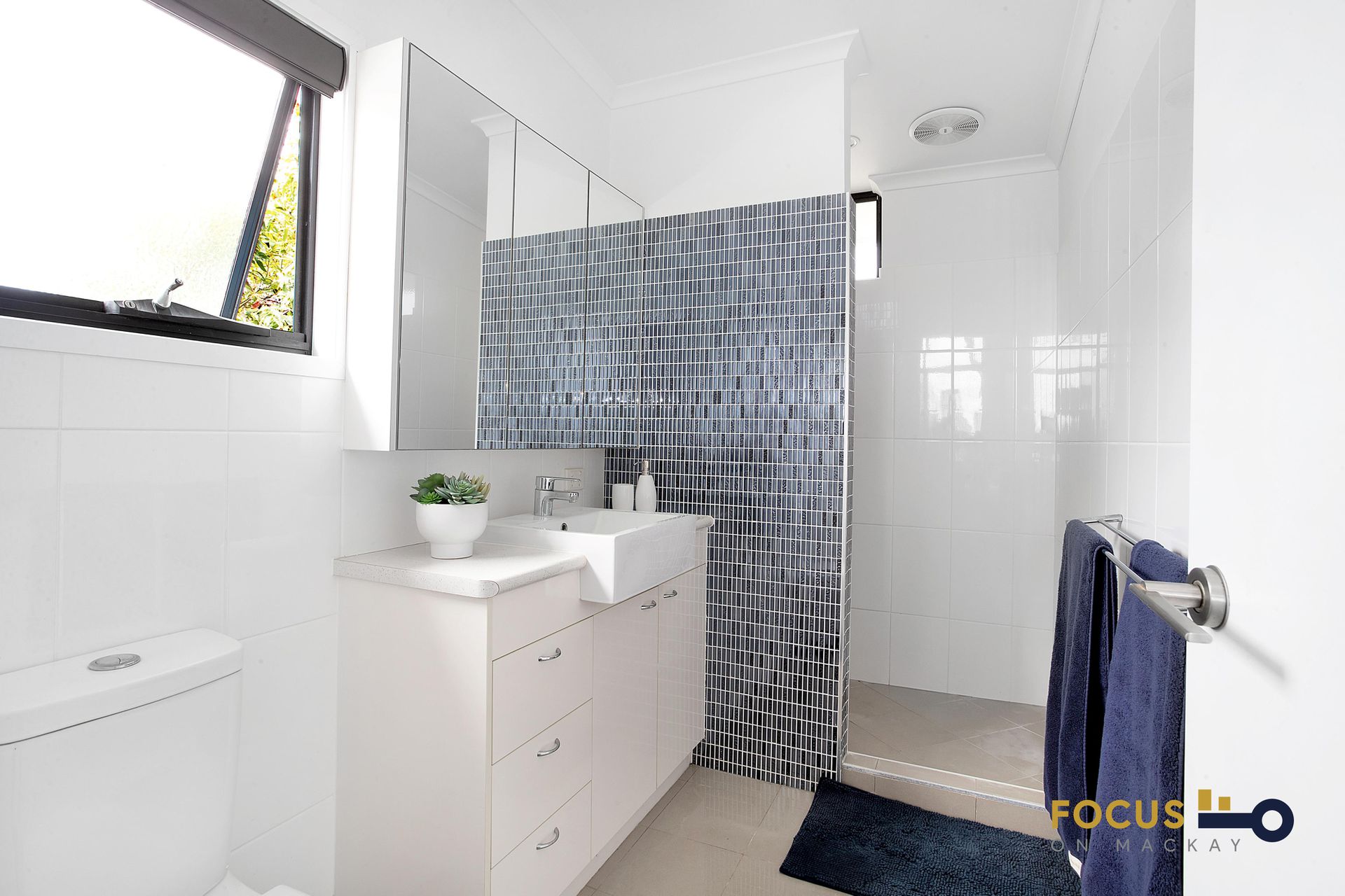 12 Ward Esplanade, Ball Bay