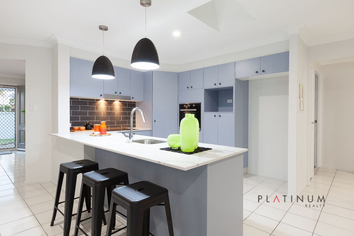 141 Santa Cruz Boulevard, Clear Island Waters