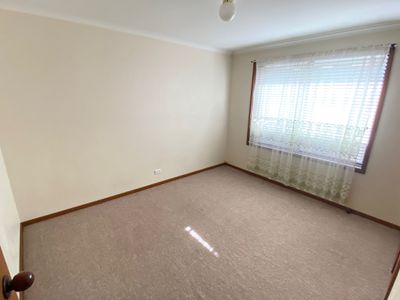 2 / 10 Sinns Avenue, Werribee