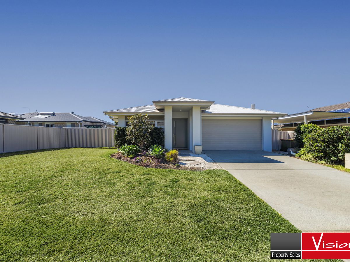 9 Flat Top Drive, Woolgoolga