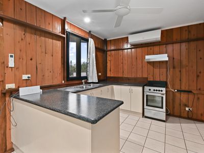 7 THORNTON COURT, White Rock