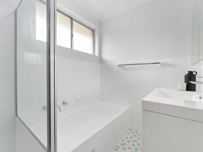 3 / 3 Colin Street, Lakemba