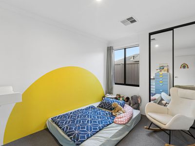 12 Roebuck Boulevard, Eglinton