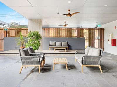 509 / 9 Hooker Boulevard, Broadbeach Waters