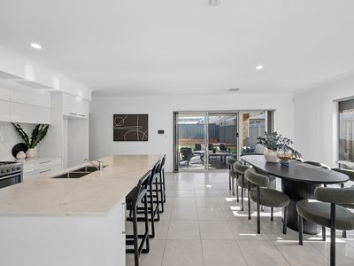 21 Claystone Loop, Piara Waters