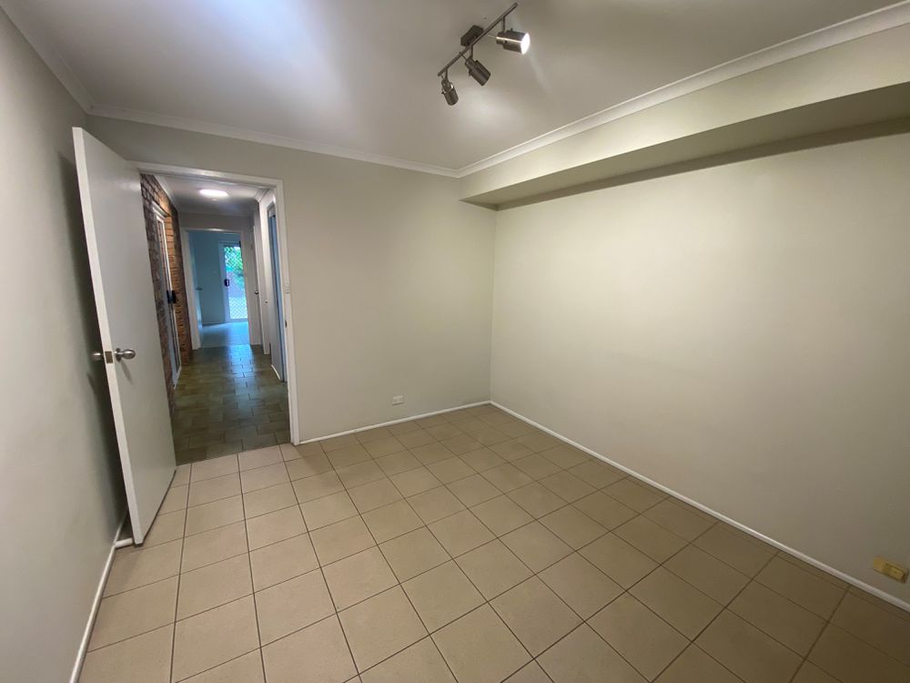 4A Cooper Avenue, Moorebank