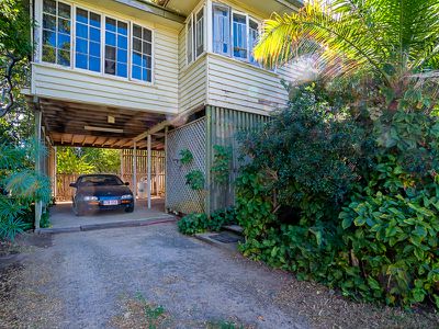 101 Limpus Street, Urangan