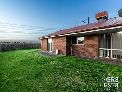 92 Langbourne Drive, Narre Warren South