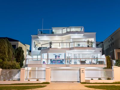 207 Mill Point Road, South Perth