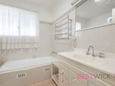 37 Cedar Drive, Llanarth