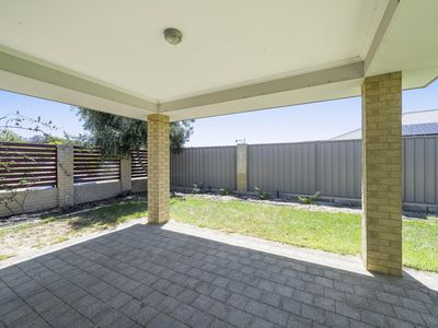 35 Roundhouse Parade, Jindalee