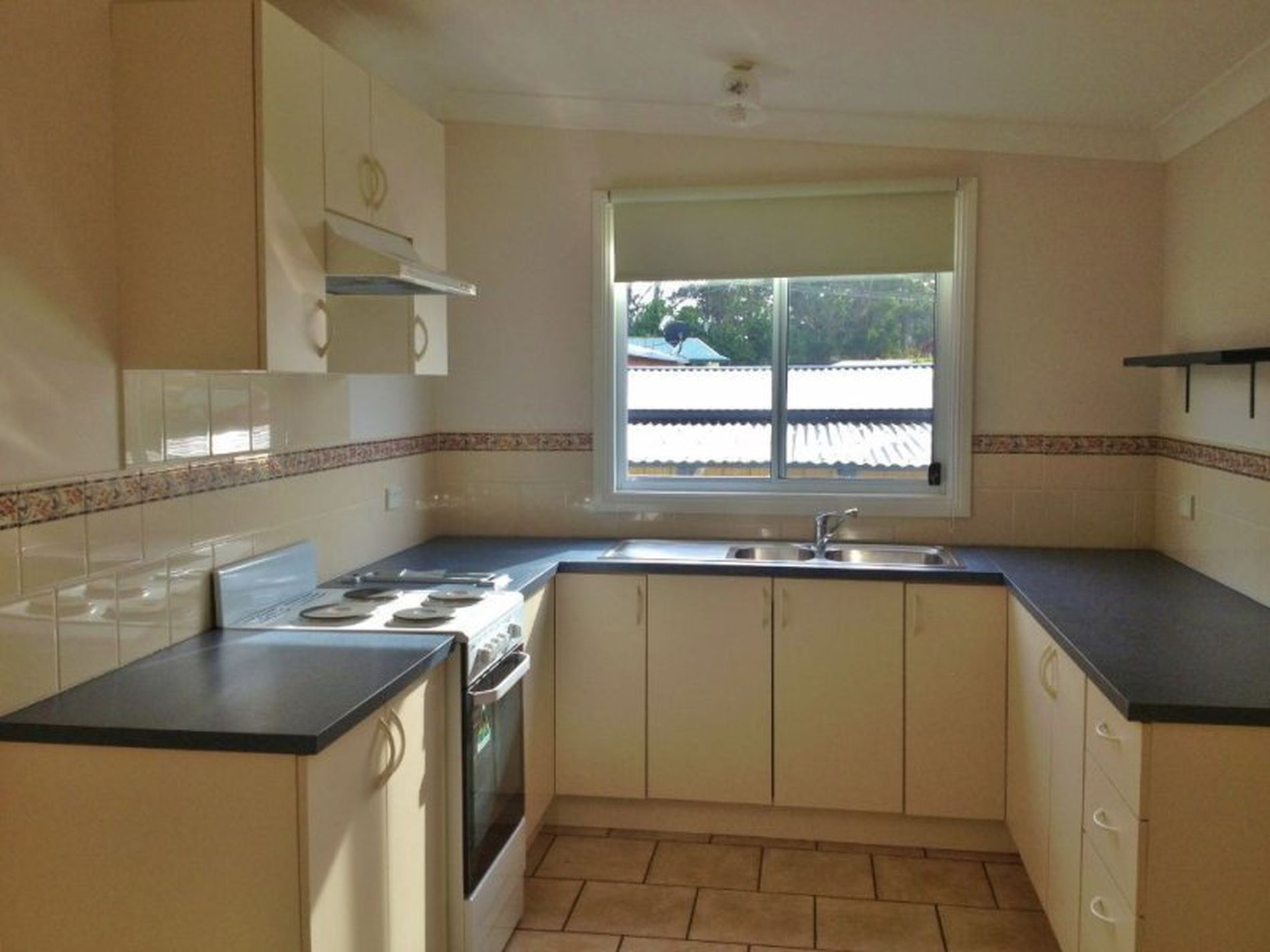 10 Torquay Drive, Lake Tabourie