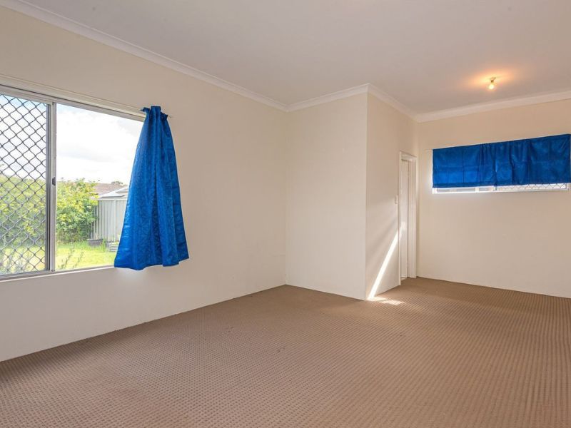 4 Berehaven Avenue, Thornlie