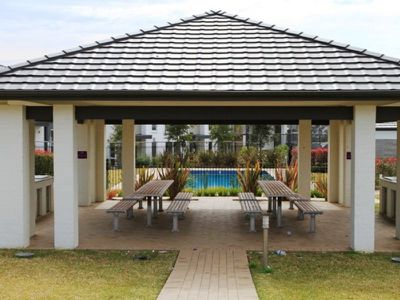 42 Truscott Avenue, Middleton Grange