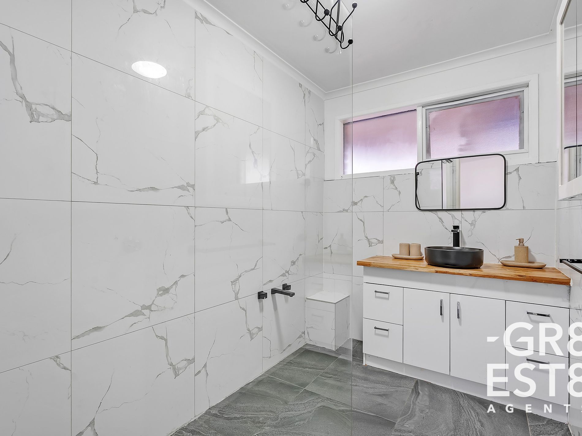 27 Lansell Drive, Cranbourne North