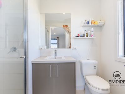 7 Pump House Crescent, Clyde
