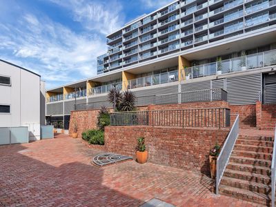 10 / 2 Saltriver Place, Footscray