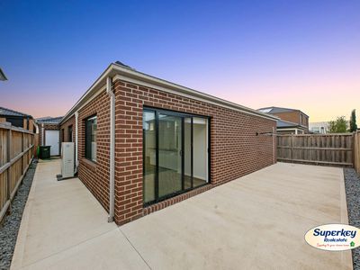 35 Surround Drive, Mambourin