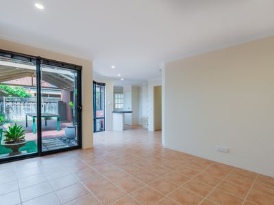 18 Easton Lane, Doubleview